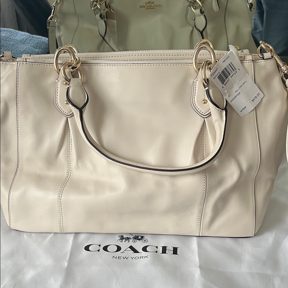 Coach Ivory Leather Shoulder Bag